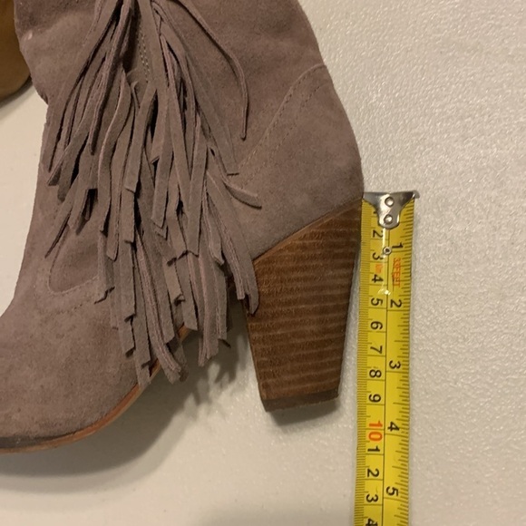 Steve Madden Pallas Suede‎ Leather Fringe Booties 8.5 M beige Boho heels - Picture 4 of 9